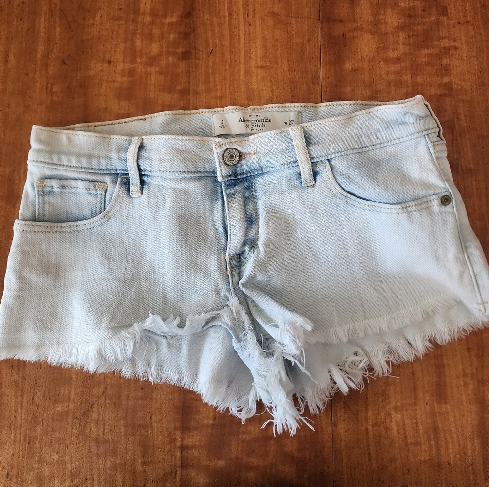 Abercrombie denim shorts size 4